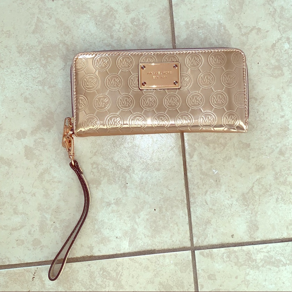 Michael kors women’s wallet. Rose gold.
